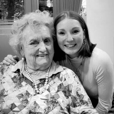 Interview über Demenz im Alter Oma Lotte und Enkelin Sina Dauernheim