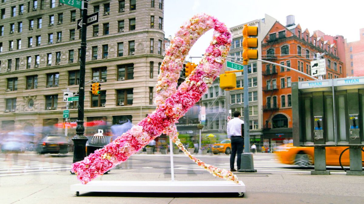 ESTÉE LAUDER Flower Ribbon in New York City