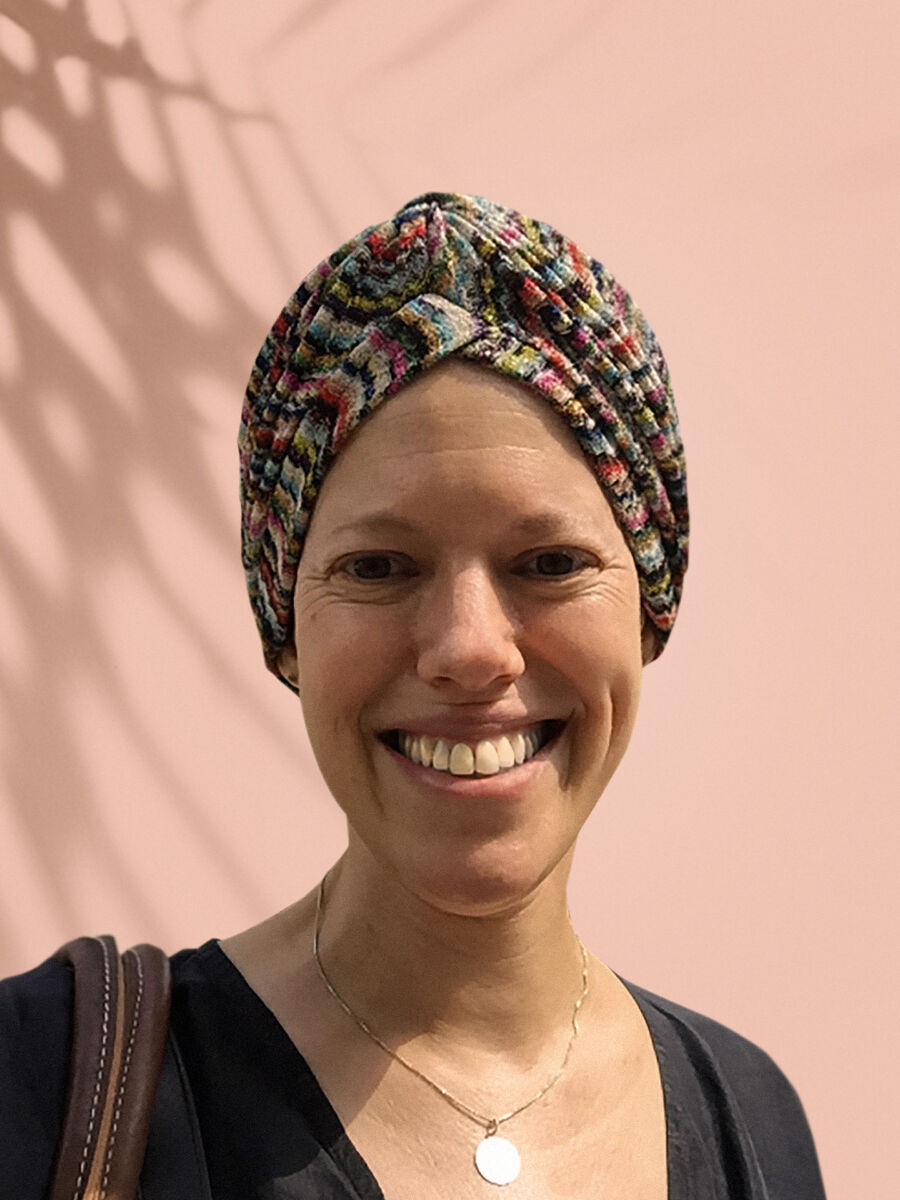 Die Journalistin Stephanie Neumann, Gründerin von Yoga For Cancer und der Happie Haus App