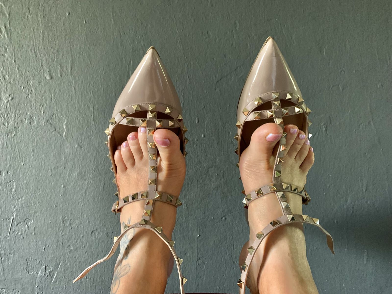 Michaela Amman zeigt uns ihre Füße