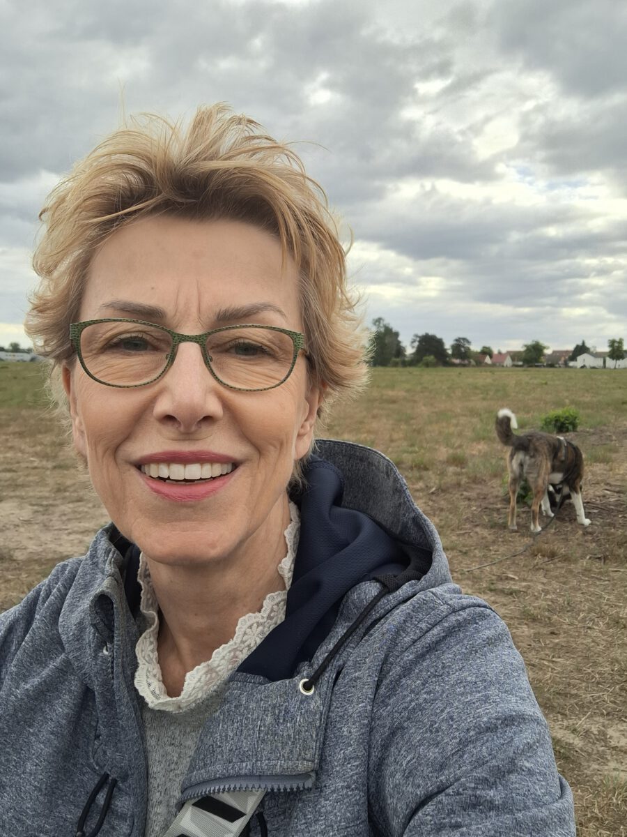 HEYDAY X RUGARD: Ute Siekiera