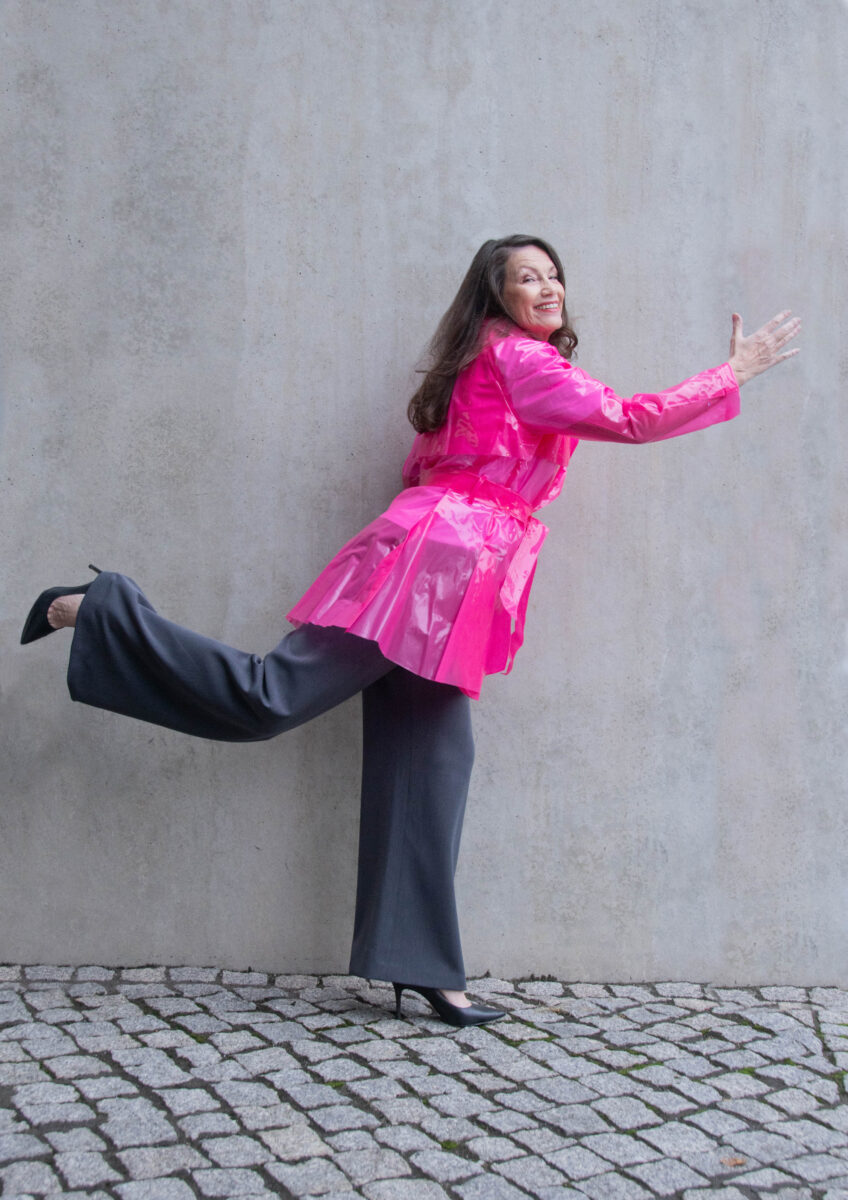 HEYDAY-Interview mit Schauspielerin Sabine Vitua; Mode von RAU Berlin