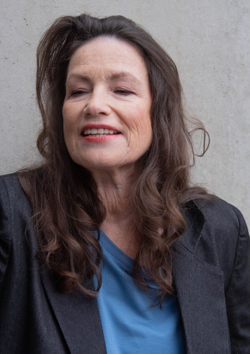 HEYDAY-Interview mit Schauspielerin Sabine Vitua; Mode von RAU Berlin