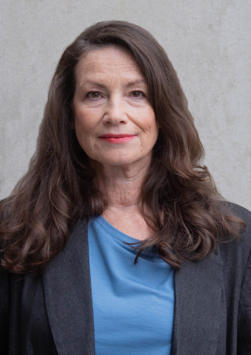 HEYDAY-Interview mit Schauspielerin Sabine Vitua; Mode von RAU Berlin