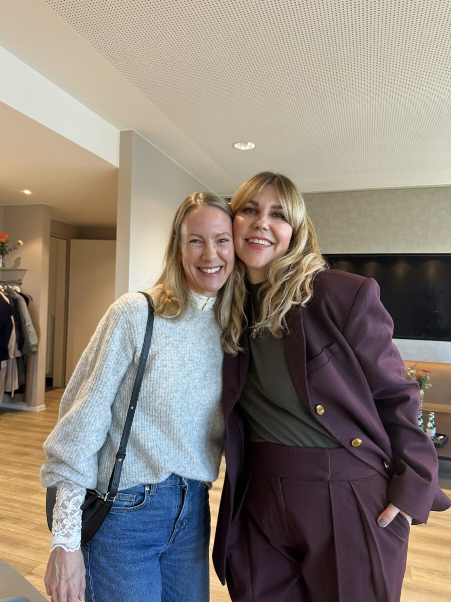 HEYDAY x BTL Event in Hamburg: (v.l.) Astrid Nöhring, Hormoncoach und Yoga-Lehrerin, mit Stephanie Neubert