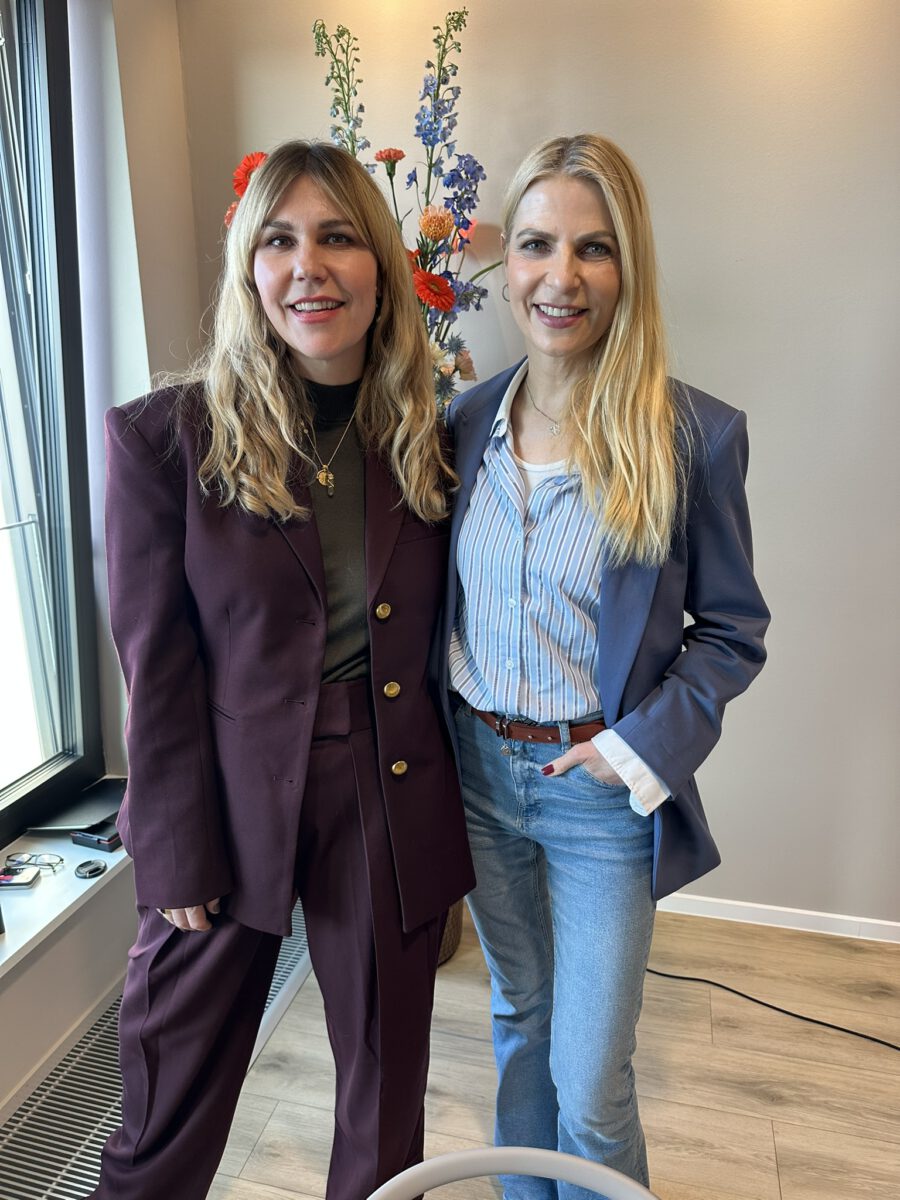 HEYDAY x BTL Event in Hamburg: (v.l.) Stephanie Neubert und Moderatorin, Mutmacherin und Gründerin des Frauennnetzwerks Tanjas Chanel 