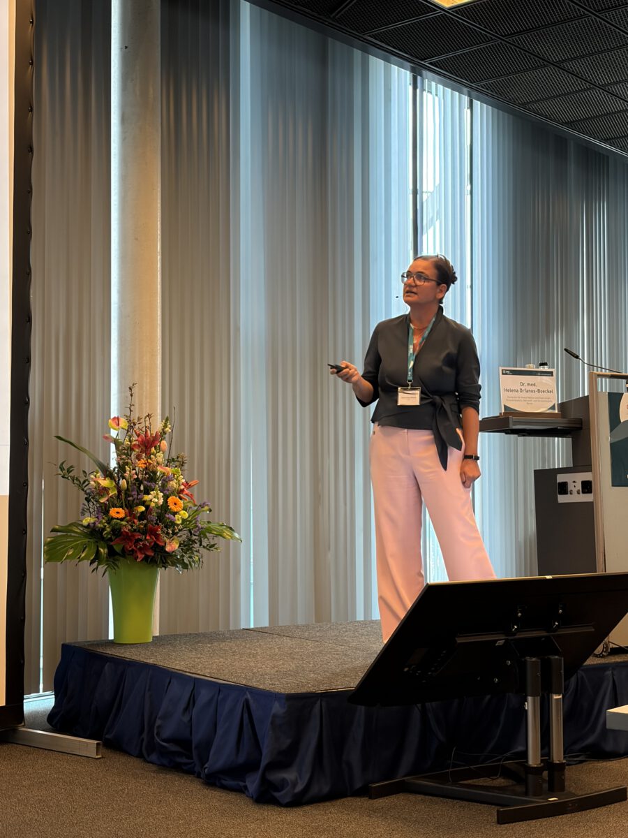 Dr. Helena Orfanos-Boeckel auf der Bühne