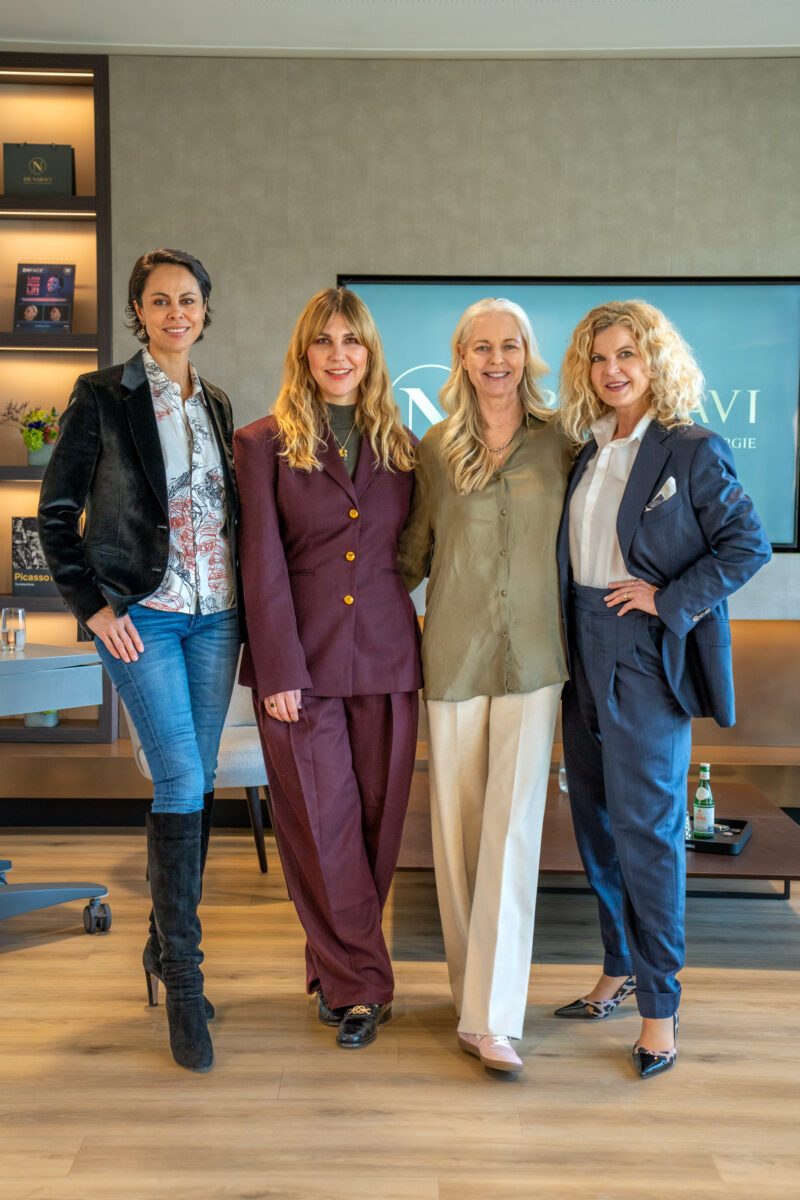 HEYDAY x BTL Event in Hamburg:(v.l.): Model, Sängerin und Sound Healerin Natalia Yegorova, Stephanie Neubert, Best Ager Model Manuela Haberland und Mental Health Advocate und Speaker Eva Imhof