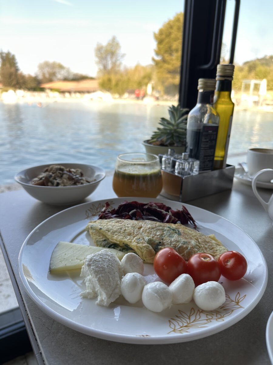 Genuss als Teil der Erholung: In den Restaurants von Terme di Saturnia trifft toskanische Küche auf regionale Produkte