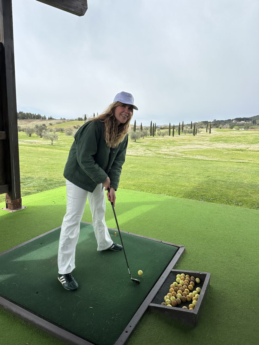 Golf als Teil des Wellbeing-Erlebnisses: Der 18-Loch-Platz von Terme di Saturnia fügt sich in die sanften Hügel der Maremma 