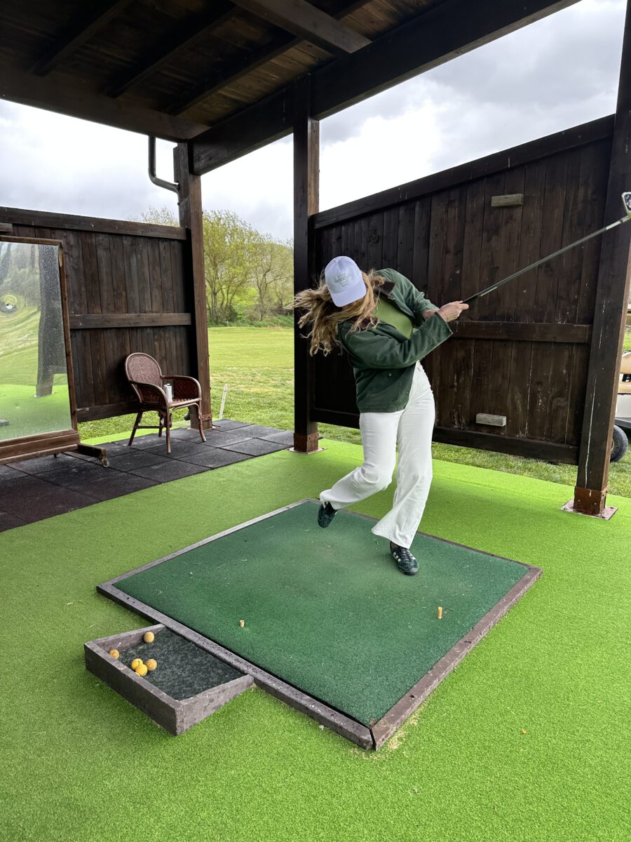 Golf als Teil des Wellbeing-Erlebnisses: Der 18-Loch-Platz von Terme di Saturnia fügt sich in die sanften Hügel der Maremma 