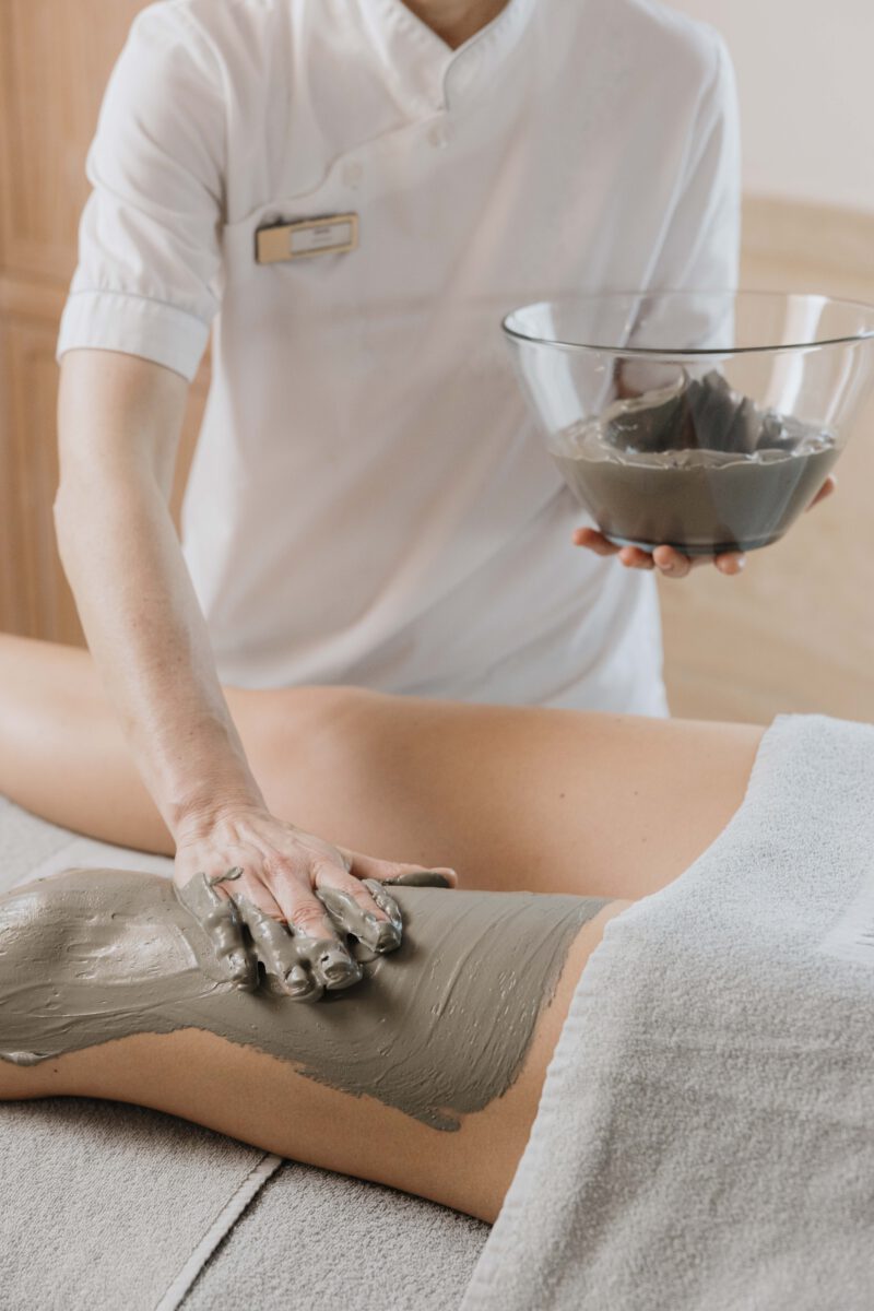 Das Spa von Terme di Saturnia verbindet Thermalwasser, Sauna, Dampfbad, Massagen, Beauty-Treatments und Ruhebereiche zu einem umfassenden Regenerationsangebot